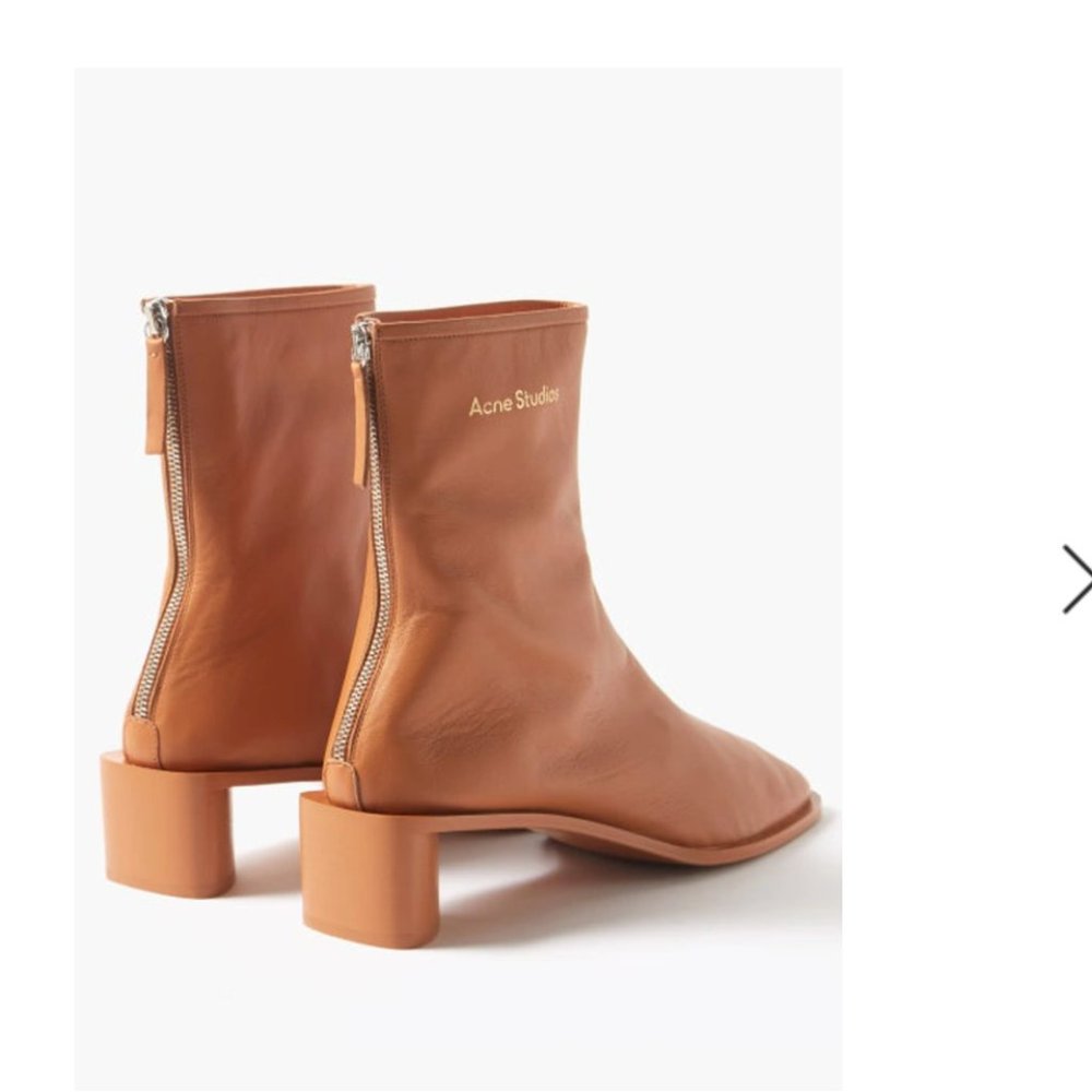 acne studio logo heeled boots - camel/tan color